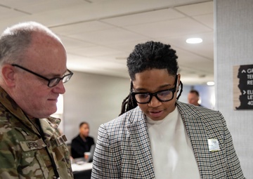 Army Reserve promotes connection during Yellow Ribbon Event