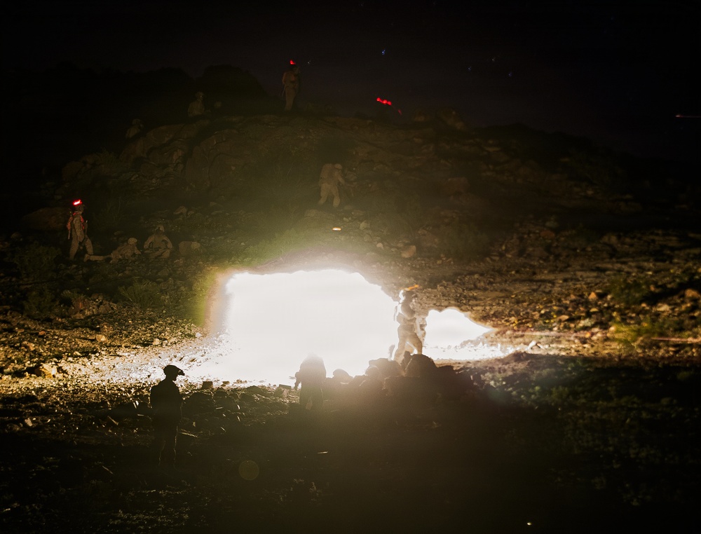 3rd Bn, 7th Marines execute night live-fire attack at Range 410A during SLTE  