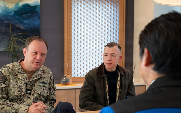 Capt. Fontaine Visits Hosei