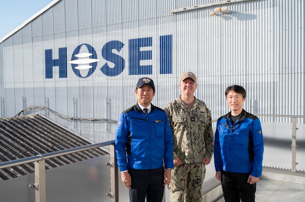 Capt. Fontaine Visits Hosei