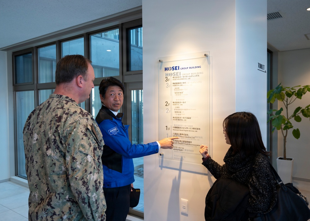 Capt. Fontaine Visits Hosei