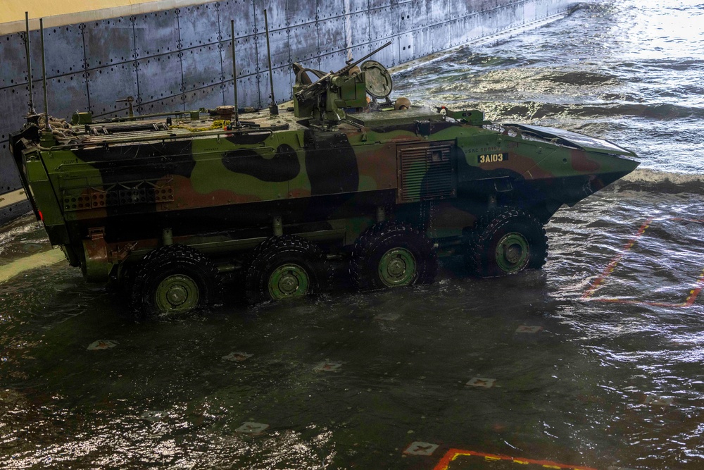QUART 26.2: 3rd AA Bn. Conducts Ship to Ship Operations Aboard USS Makin Island