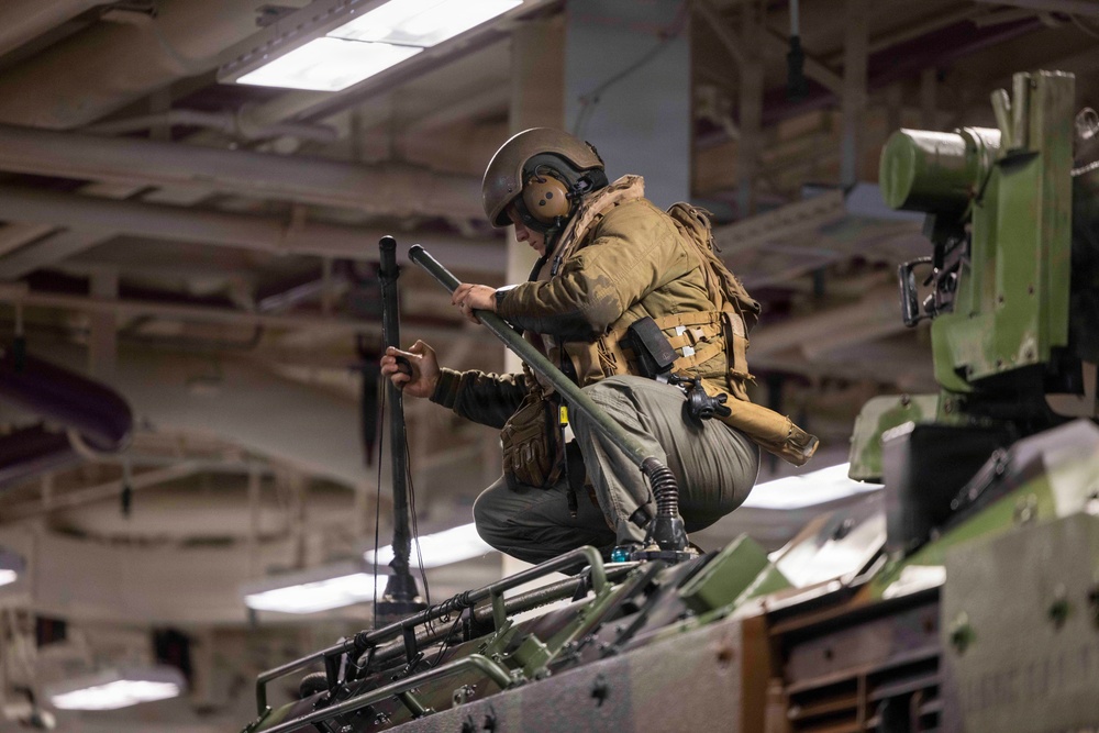 QUART 26.2: 3rd AA Bn. Conducts Ship to Ship Operations Aboard USS Makin Island