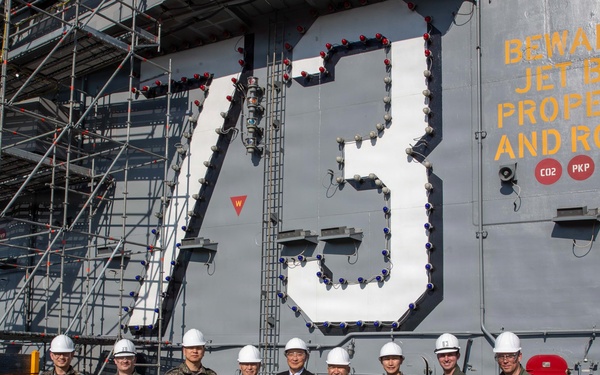 ROK Fleet Visits USS George Washington
