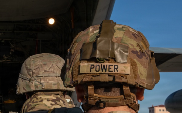 173rd Airborne Brigade conducts an airborne operation at Aviano