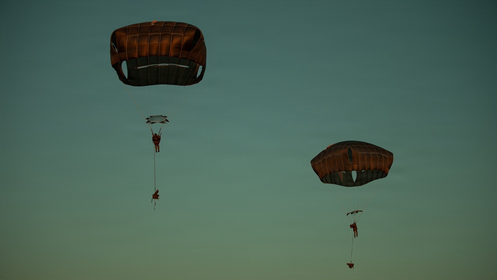 173rd Airborne Brigade conducts an airborne operation at Aviano