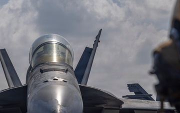 Abraham Lincoln conducts flight operations