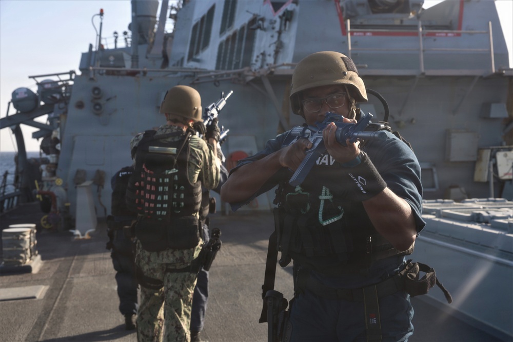 USS McFAUL Conducts VBSS Training