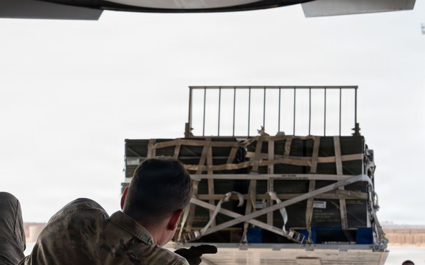16th EAS conducts cargo mission within CENTCOM AOR