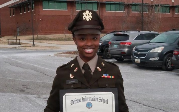 Army Reserve Lieutenant Earns Top Honor