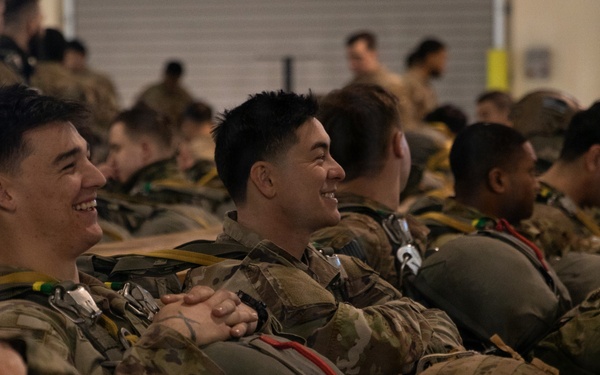 173rd Airborne Brigade conducts airborne operation at Aviano