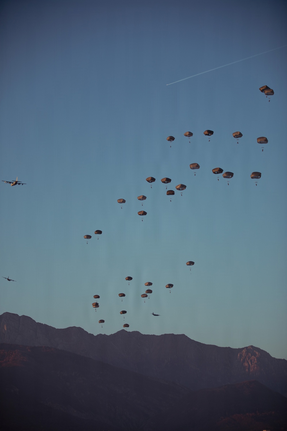 173rd Airborne Brigade conducts airborne operation at Aviano