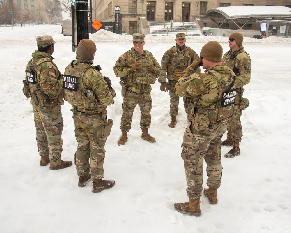 BG Blanchard visits service members during a snow storm in DC
