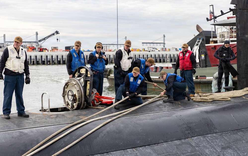 Newport News Returns to Naval Station Norfolk