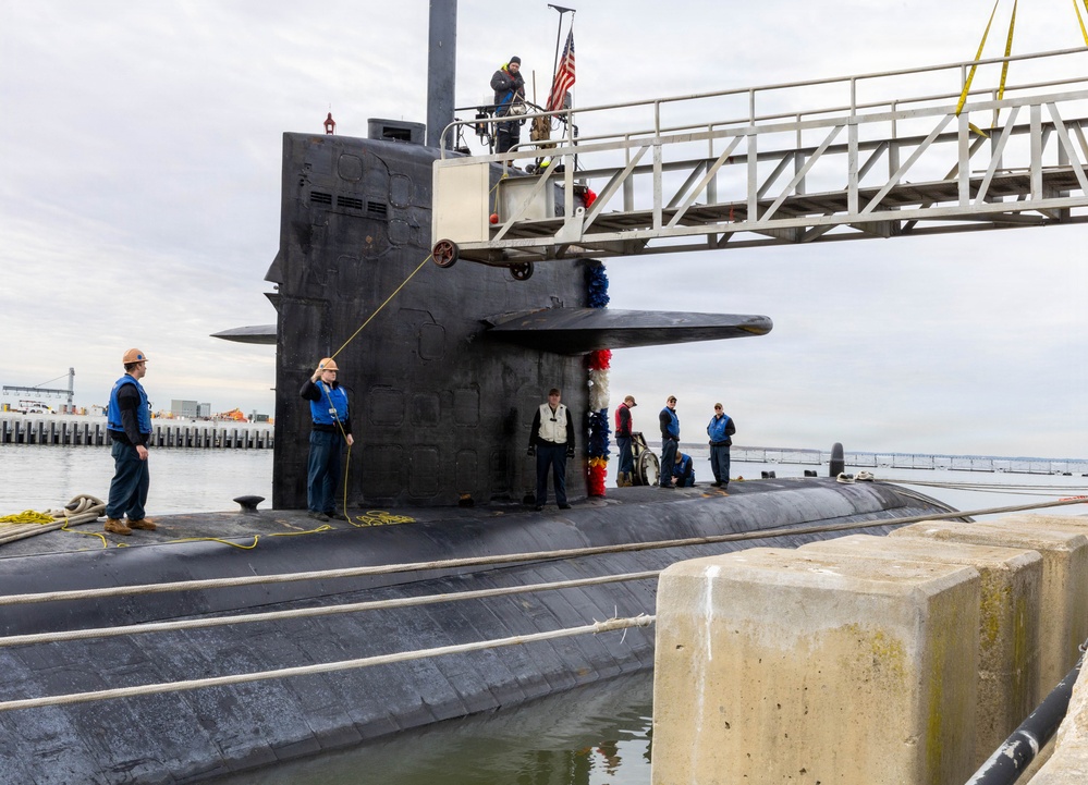 Newport News Returns to Naval Station Norfolk