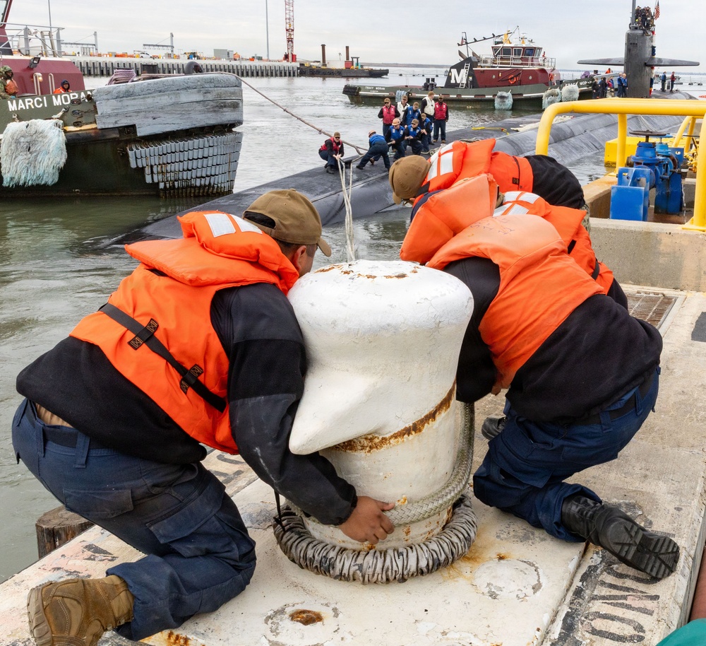Newport News Returns to Naval Station Norfolk
