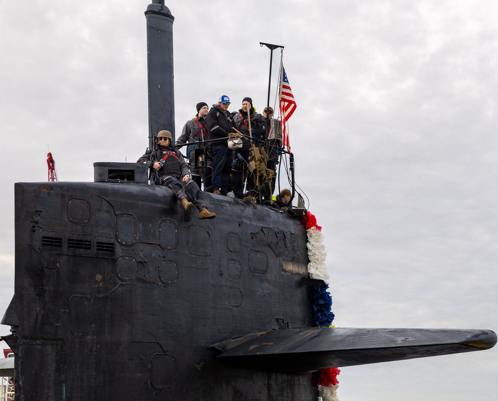 Newport News Returns to Naval Station Norfolk