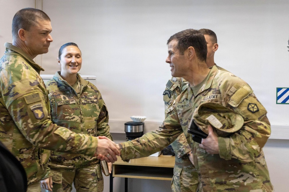 USAG Poland and 3rd Infantry Division host V Corps BG Mountford to improve Soldier readiness