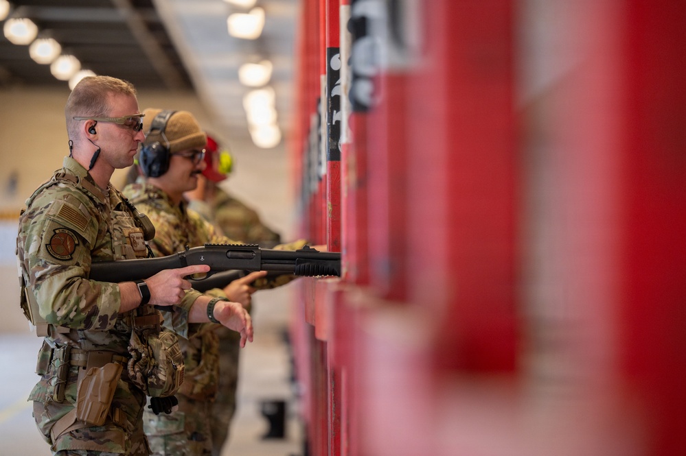 Inside the bay: M870 training at Maxwell