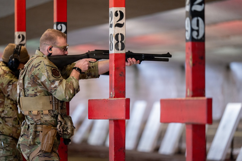 Inside the bay: M870 training at Maxwell