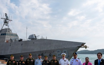 Admiral Paparo visits USS Cincinnati with Cambodian Defense Officials