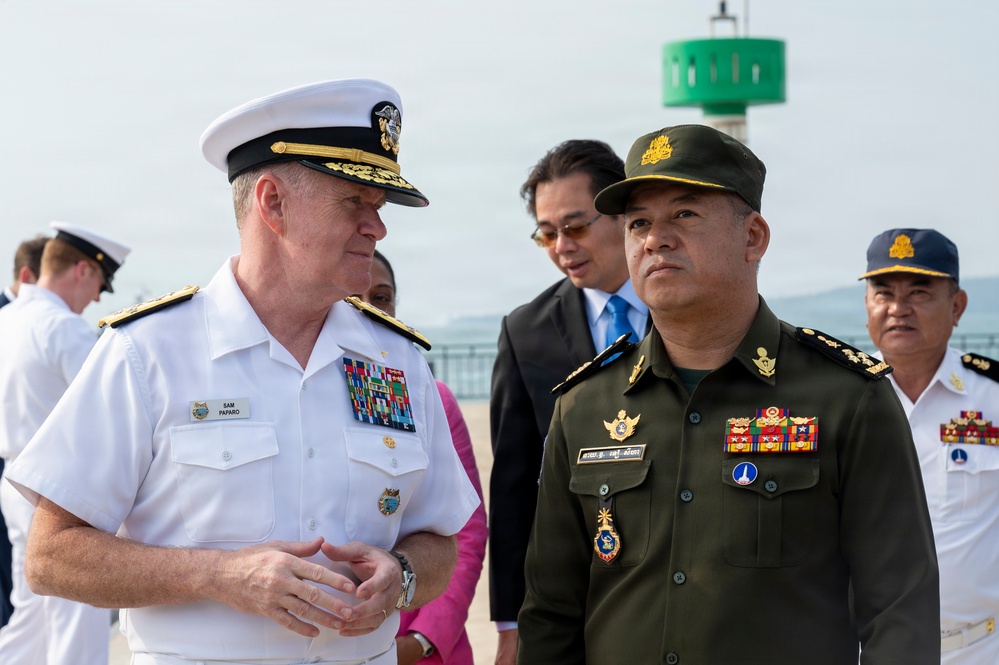 Admiral Paparo visits USS Cincinnati with Cambodian Defense Officials