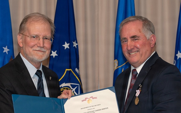 Electronic Systems Directorate engineering director retires following 21 years of service