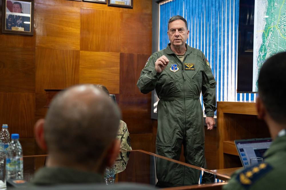 Massachusetts National Guard Adjutant General meets with Paraguayan Air Force Commander