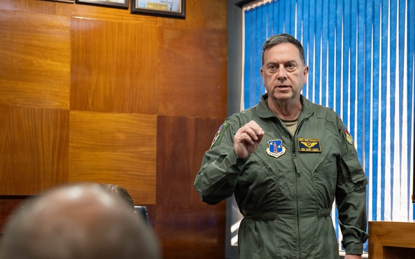 Massachusetts National Guard Adjutant General meets with Paraguayan Air Force Commander
