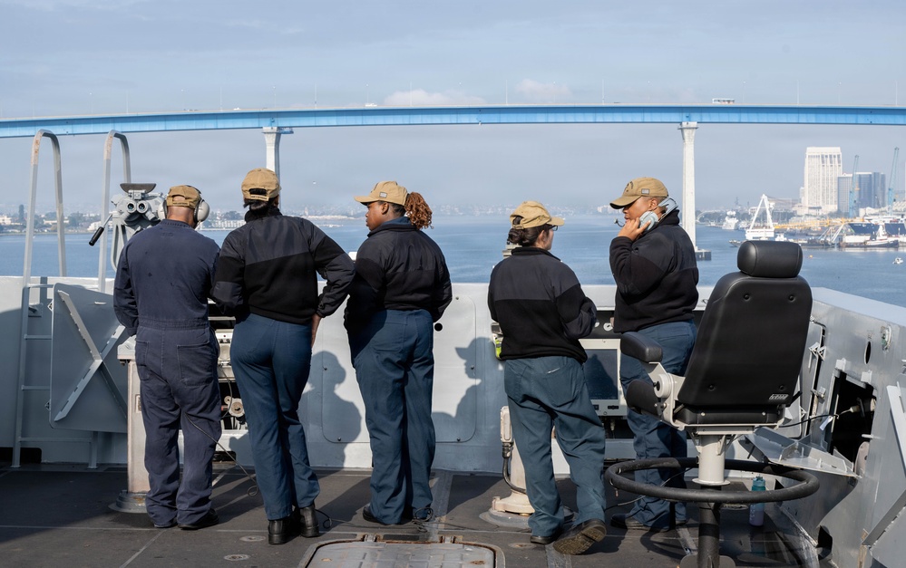 USS John P. Murtha (LPD 26) departs San Diego