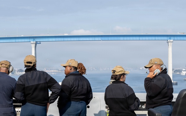 USS John P. Murtha (LPD 26) departs San Diego