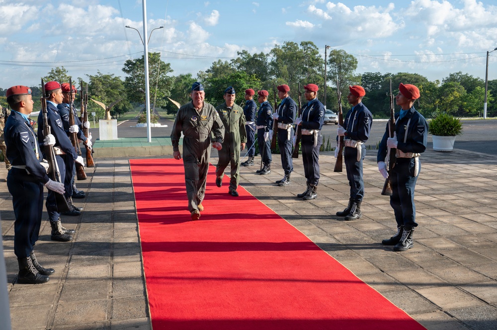 Massachusetts National Guard Adjutant General meets with Paraguayan Air Force Commander