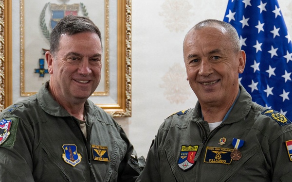 Massachusetts National Guard Adjutant General meets with Paraguayan Air Force Commander