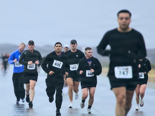 Iron Will: Fort Bliss community braves rain for FMWR half marathon, health fair