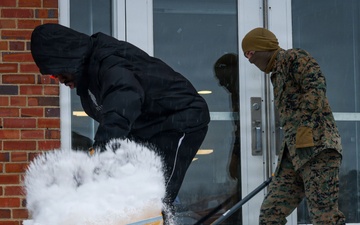 Security Battalion gathers Volunteers to Clear Snow from Barracks