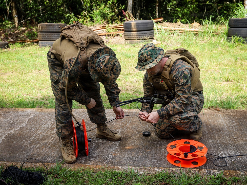 U.S. Marines and Panamanian Partners Build Stronger Ties Through Combat Engineer Training