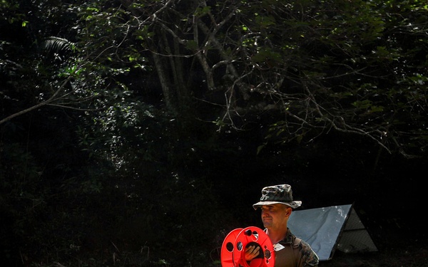 U.S. Marines and Panamanian Partners Build Stronger Ties Through Combat Engineer Training