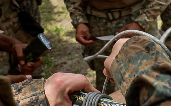U.S. Marines and Panamanian Partners Build Stronger Ties Through Combat Engineer Training