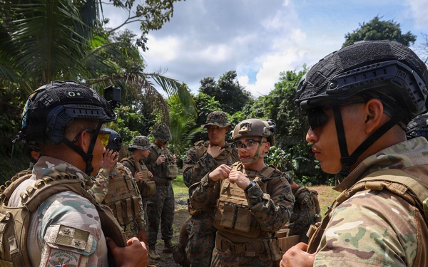 U.S. Marines and Panamanian Partners Build Stronger Ties Through Combat Engineer Training