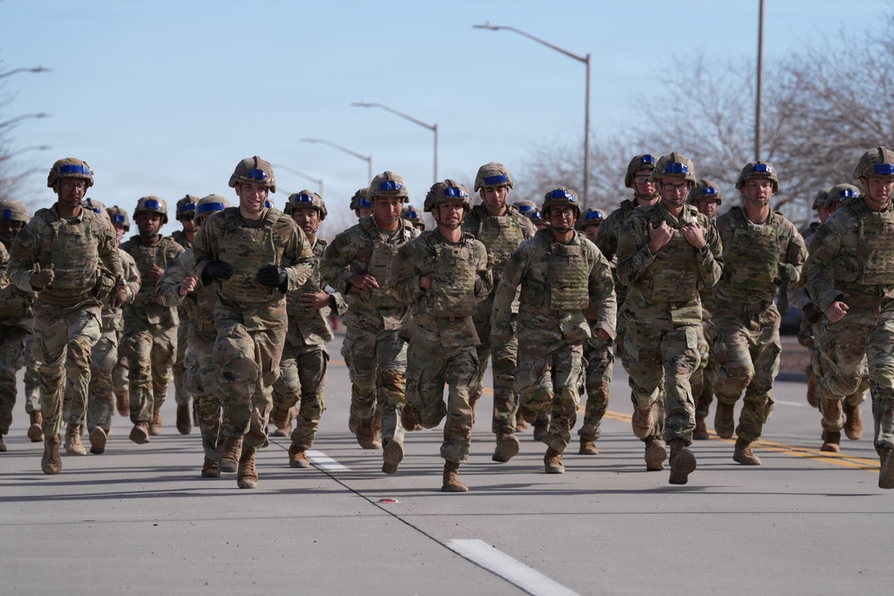 E3B Candidates Take Off for the Initial One-Mile Run