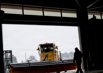 316th CES and LRS conduct snow operations on JBA