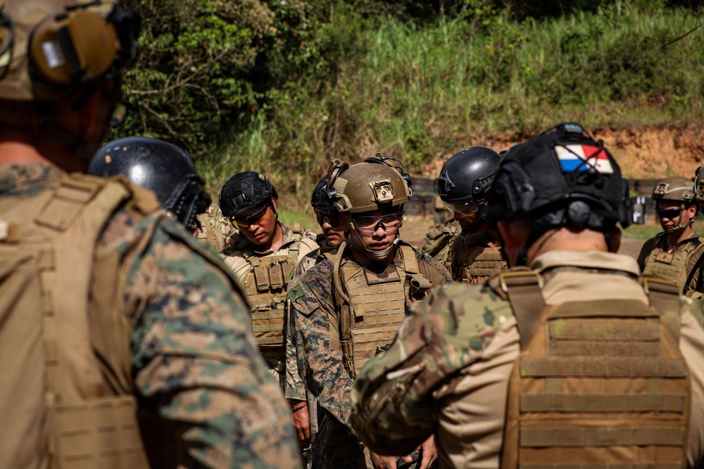 U.S. Marines and Panamanian Partners Build Stronger Ties Through Combat Engineer Training
