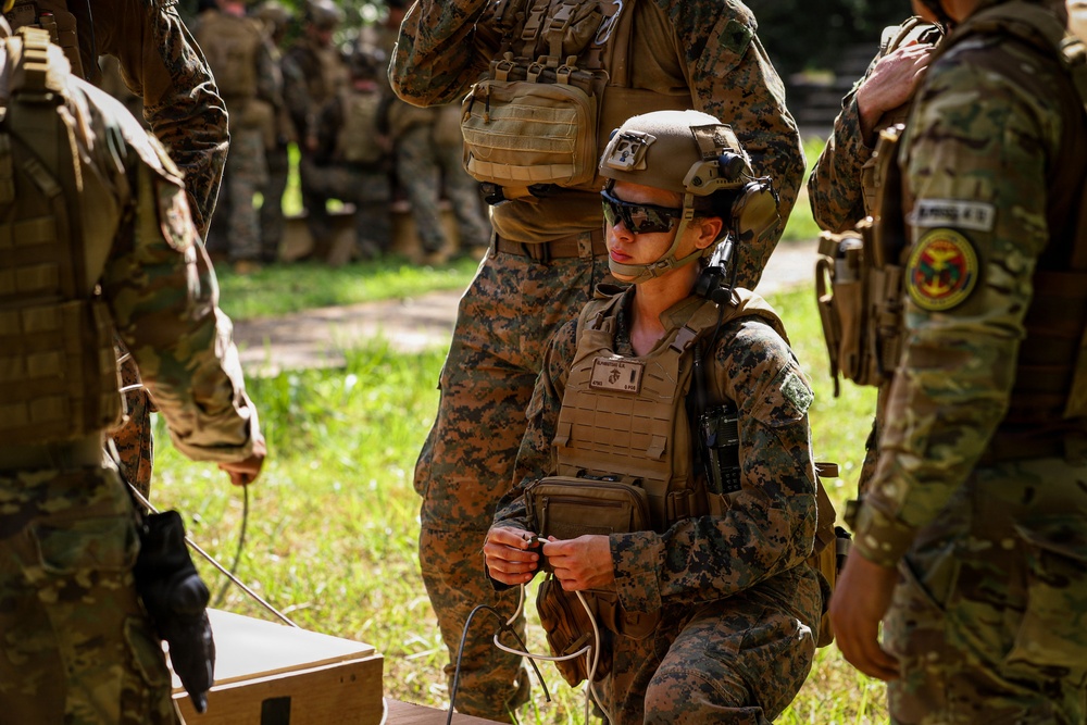 U.S. Marines and Panamanian Partners Build Stronger Ties Through Combat Engineer Training