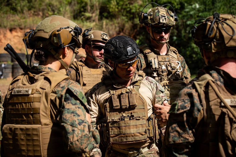 U.S. Marines and Panamanian Partners Build Stronger Ties Through Combat Engineer Training