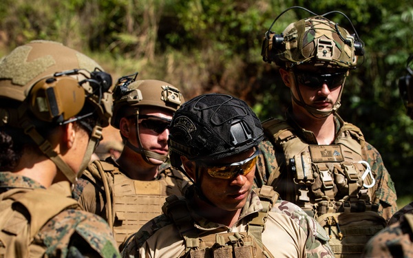 U.S. Marines and Panamanian Partners Build Stronger Ties Through Combat Engineer Training