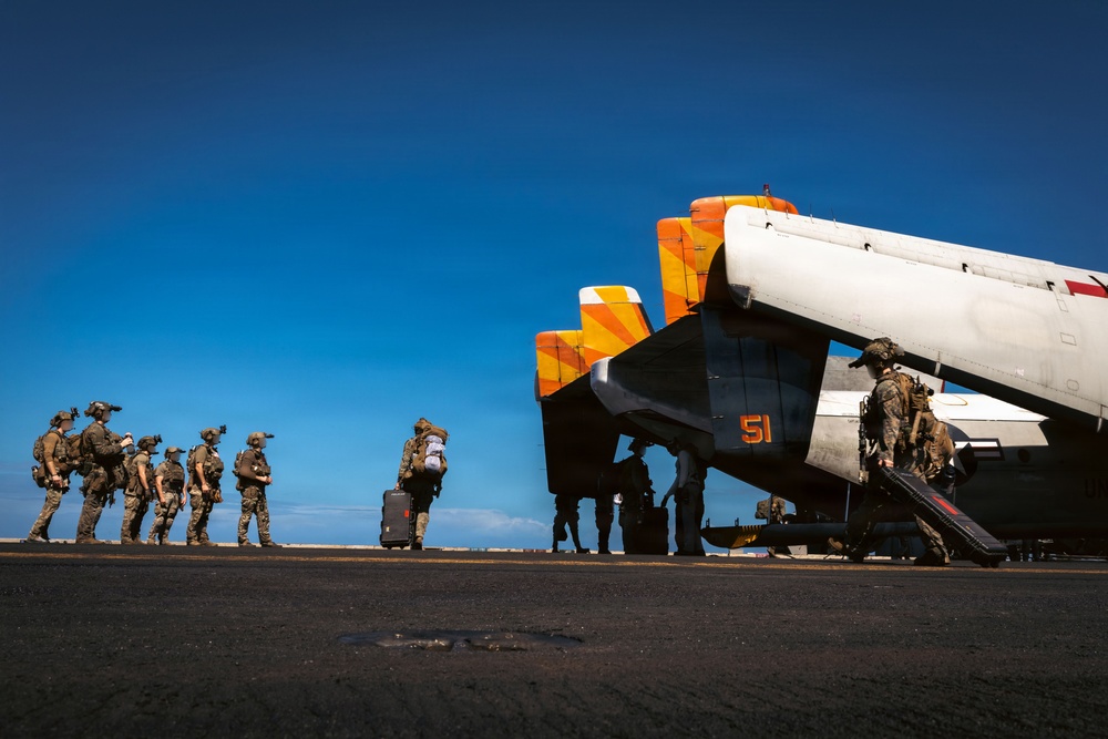 VRC-40 Flight Deck Operations