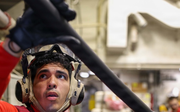 USS Thomas Hudner (DDG 116) Crash and Salvage Drill