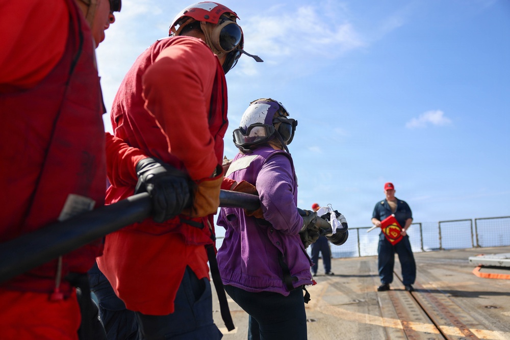 USS Thomas Hudner (DDG 116) Crash and Salvage Drill