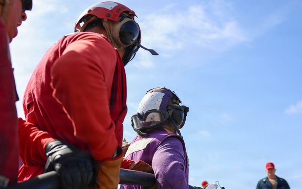 USS Thomas Hudner (DDG 116) Crash and Salvage Drill