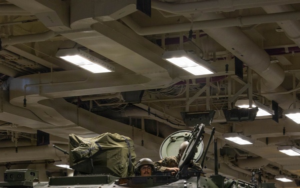 QUART 26.2: 3rd AA Bn. conduct Ship to Ship operations aboard USS Makin Island